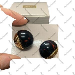 Avon “East Side Style” Goldtone-red clip Earrings NIB 1989 vintage